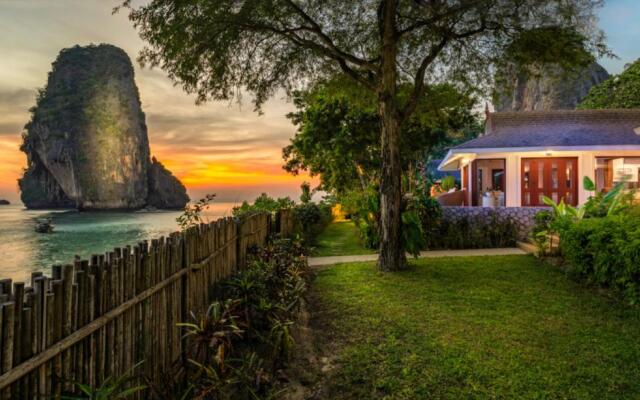 Villa Macaque and Villa Languor