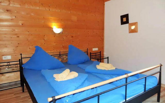 Large Holiday Home With Garden and Balcony in Otztal