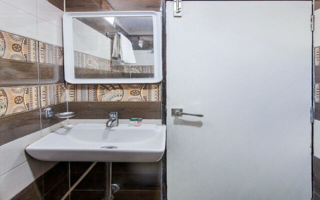 OYO 22907 Hotel Holiday
