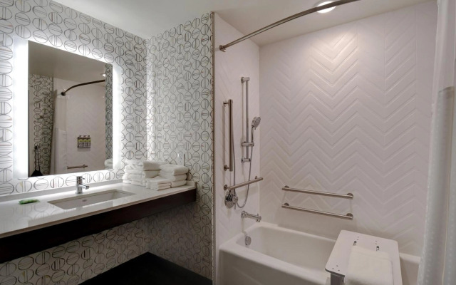 Holiday Inn Erie by IHG