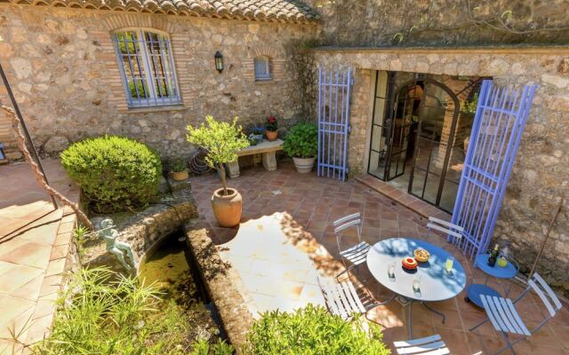 Magnificent Villa With Private Pool Near Port Grimaud And Saint Tropez