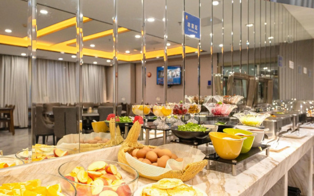 Super 8 Select Hotel (Urumqi Yangtze South Railway Station)