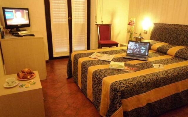 Hotel Montecarlo 3 Stelle