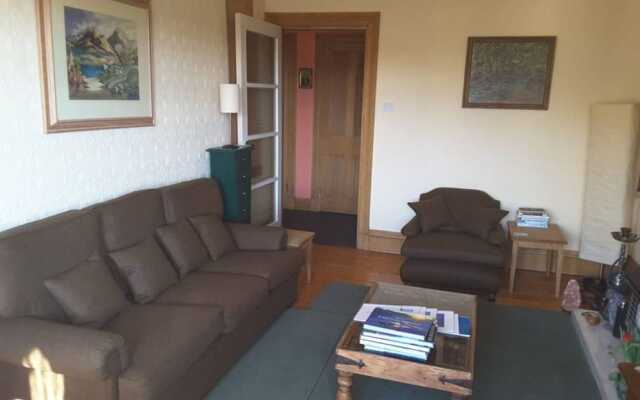2 Bedroom Flat With Great Views