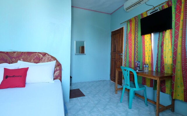 RedDoorz near Mangrove Forest Kupang