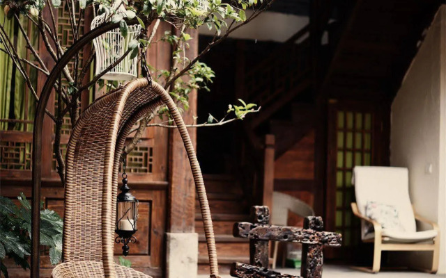 Blossom Hill Inn Lijiang Lotusland