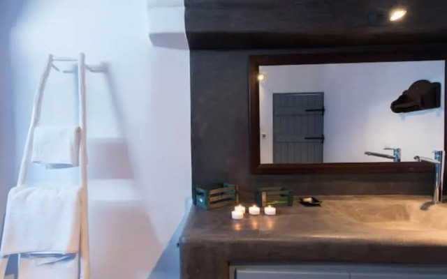 Onirondas Villas Dom Style in Fira City