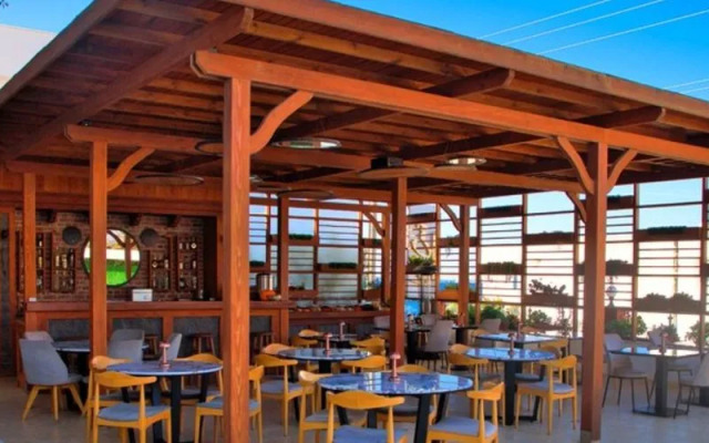 West Coast Otel