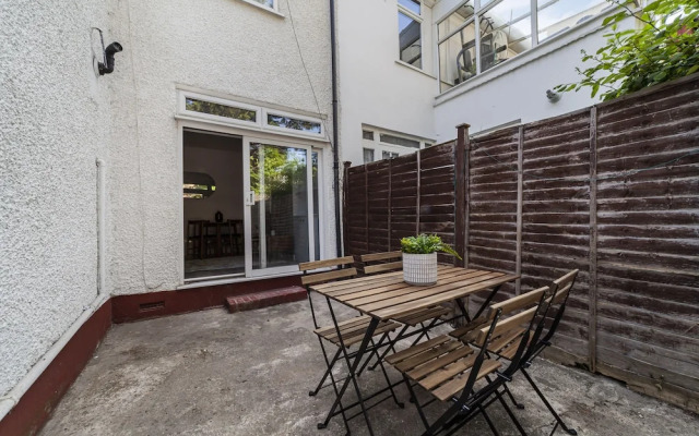 The Neasden Villas
