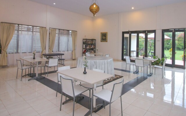 Airy Lansot Sarongsong Lingkungan Satu Tomohon