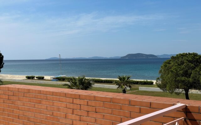 Relax in This Sithonia Property With Great Ocean Views