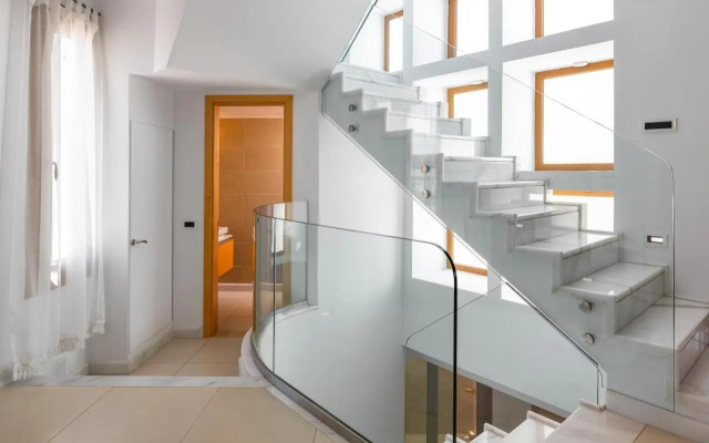 Love White Villa