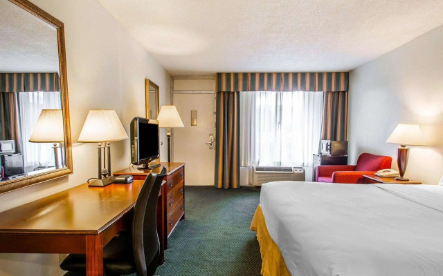 Clarion Inn & Suites Dothan South