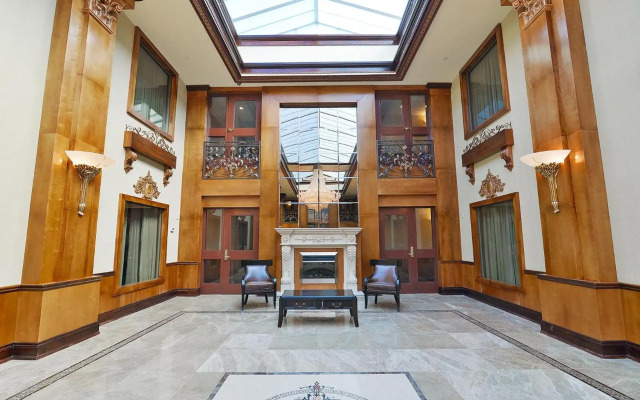 Woodbine Hotel and Suites