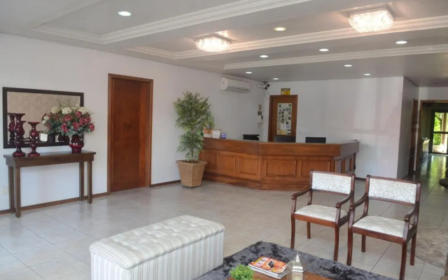 River Hotel
