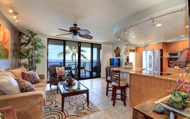 Kihei Beach #606 by Ali'i Resorts