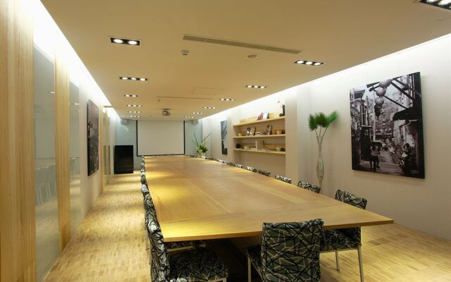 Day Plus Boutique Hotel