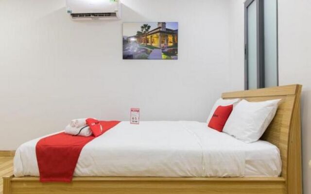 RedDoorz Premium near E-Town