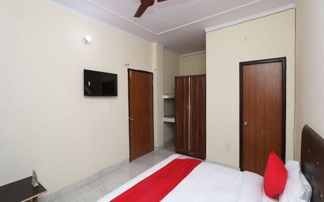 OYO 22917 Cgr Residency