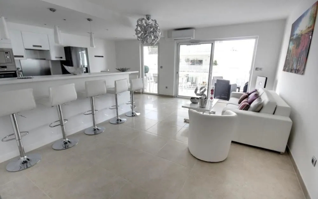 Apartment With 2 Bedrooms in Cannes, With Wonderful City View, Furnish - Apartment in Cannes - Photo 4