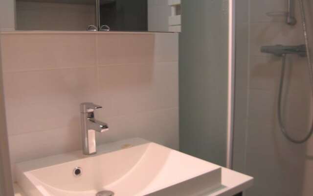 ARAVIS 16003 La Clusaz Skis aux pied