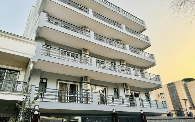 Zen Suites - Golf Course Road