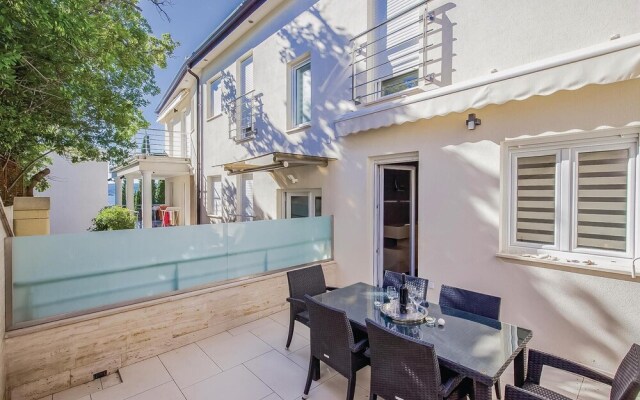 Nice Home in Crikvenica With Wifi and 2 Bedrooms