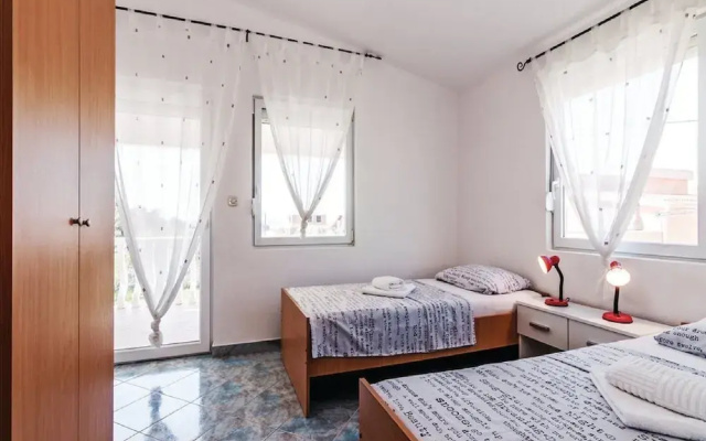 Apartments Hak - One Bedroom Apartment With Balcony