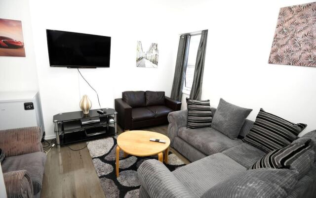 3-beds House in Manchester for up to 6 People