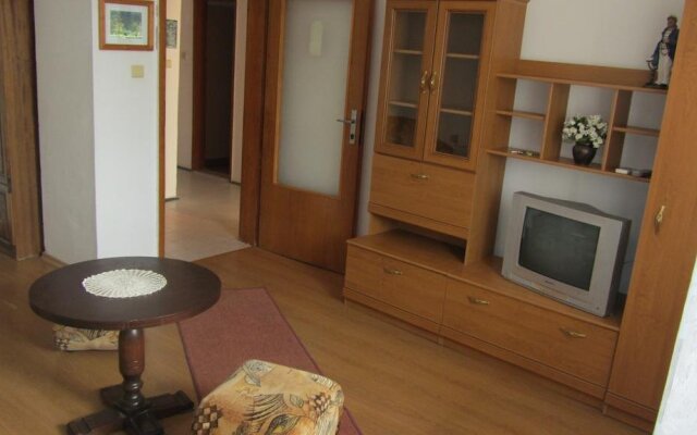 Mavrova Guest House