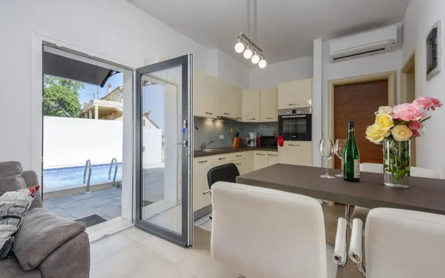 Lush Apartment With Private Pool