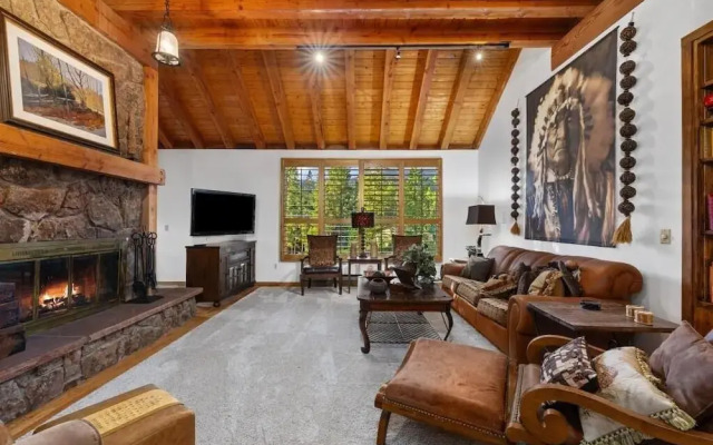 82 Lenawee Lane 5 Bedroom Home