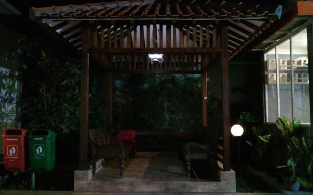 Wisma Lovebird