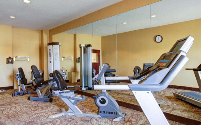 Comfort Inn & Suites