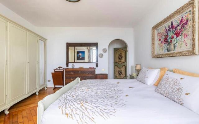 Sea View Suite Apartment In Historic Villa, Exclusive Experience