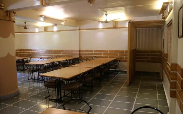 V Resorts Anandvan Wai