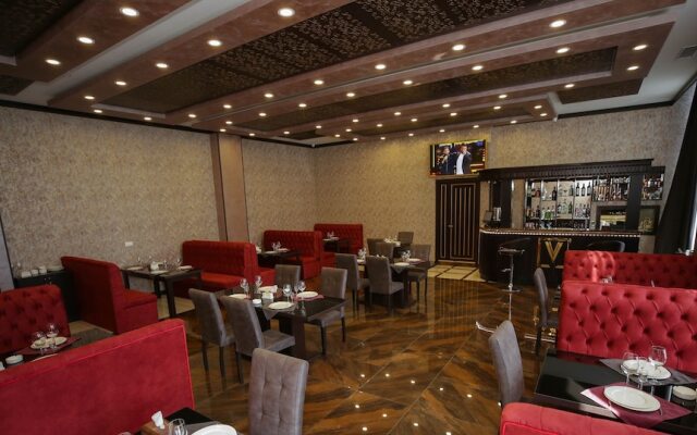V hotel & tours