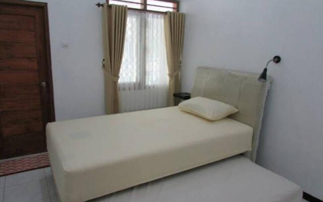Guest House Griya Jambu 20