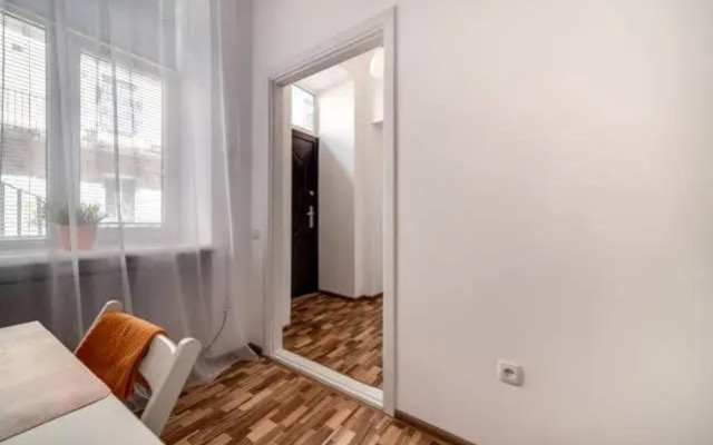 Городоцька 58, недалеко від жд вокзалу, центр