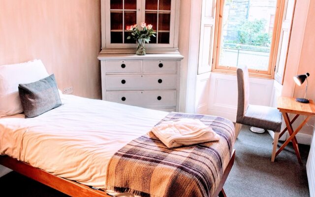 2 Bedroom Flat In City Centre