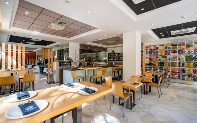 Avenida Hotel Almería