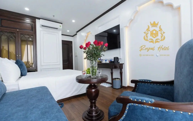 Royal Hotel Me Tri Ha