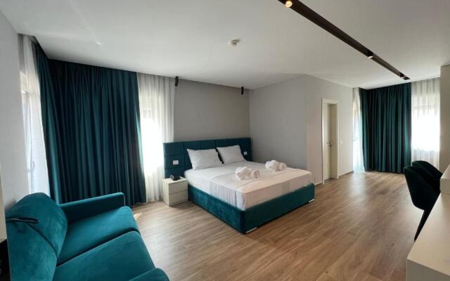 Leon Hotel