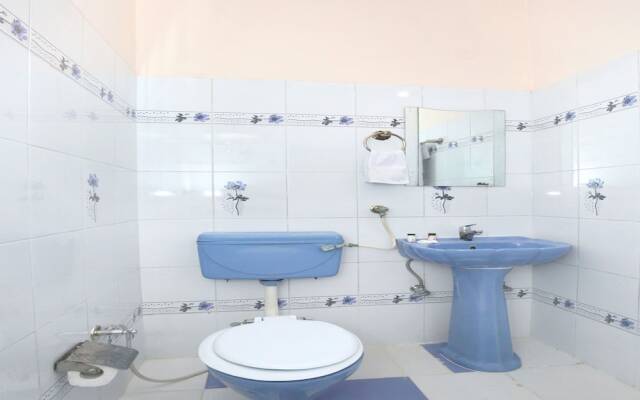 OYO 990 Hotel Paradise