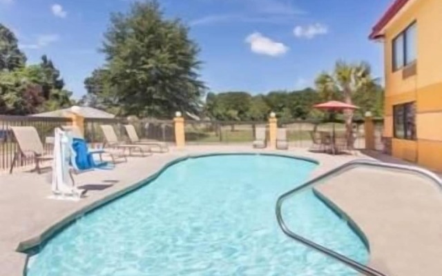 Super 8 By Wyndham Dublin