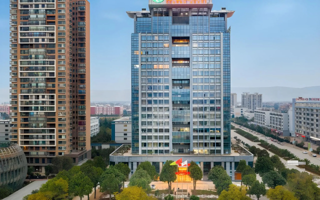 Vienna Hotel (Qujing High Speed Railway Station Wuguanyi Center)
