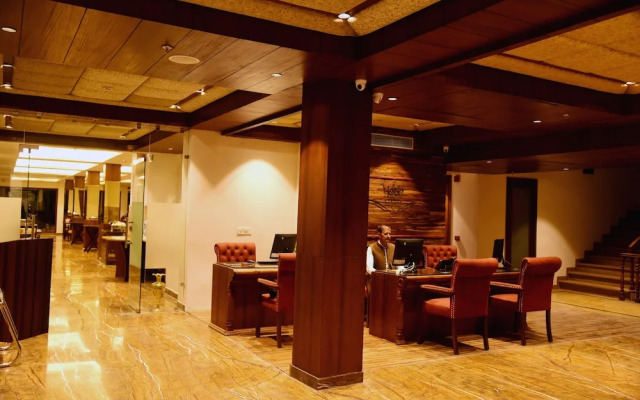 Royale Retreat Hotel & Spa Near Mall Road