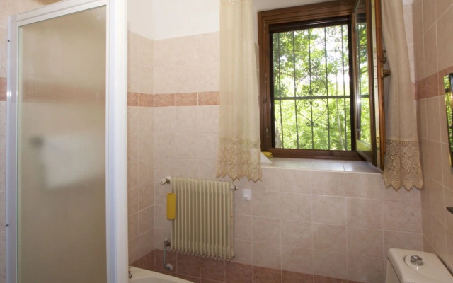 Vintage Cottage in Roccamorice with Garden