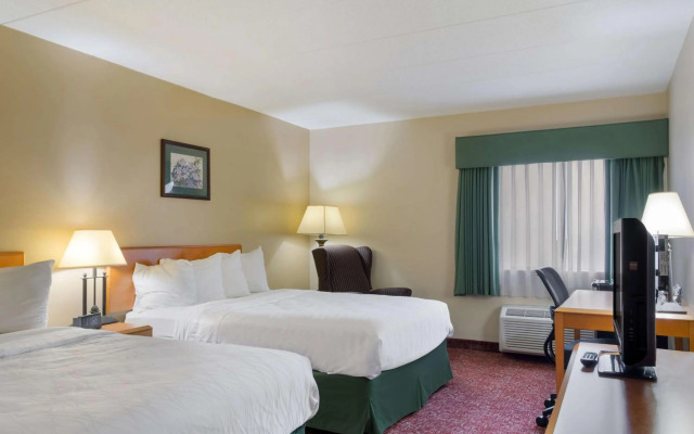 All Seasons Inn & Suites