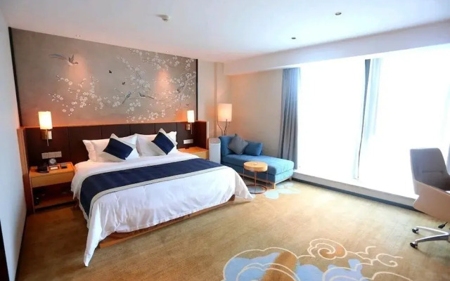Serene Yuhua Hotel
